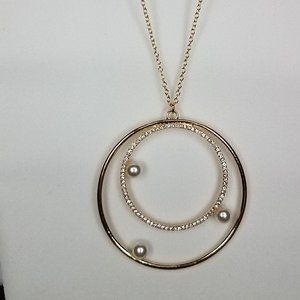 Vince Camuto White Pearls Gold Tone Necklace $20